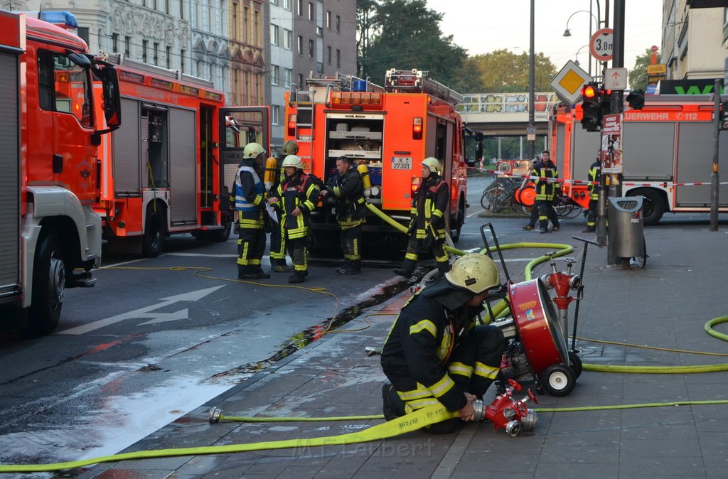 Feuer 2 Koeln Neustadt Sued Aachenerstr P53.JPG - Miklos Laubert